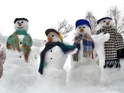 جشنواره زمستانی آدم‌برفی در همدان + فیلم