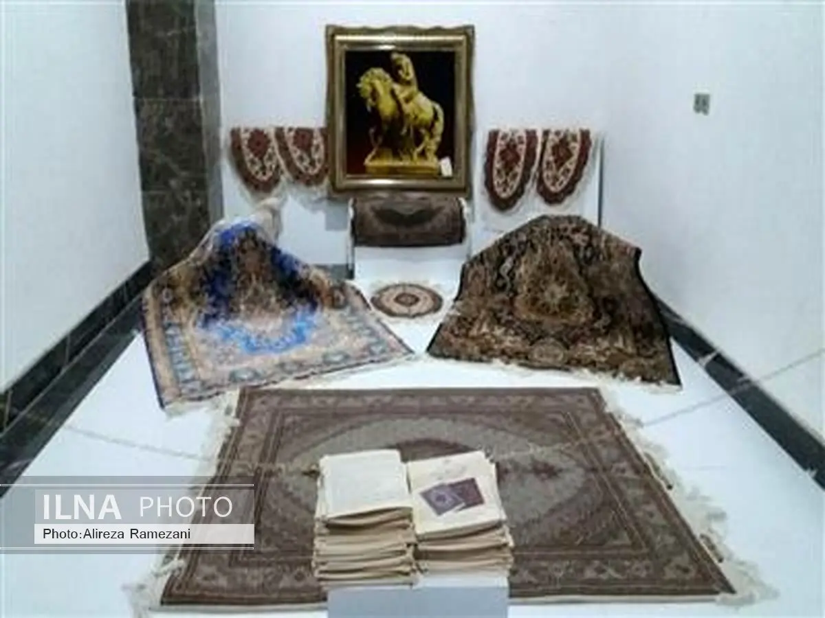 برپایی غرفه صنایع دستی در حاشیه نشست راه ابریشم در ارومیه