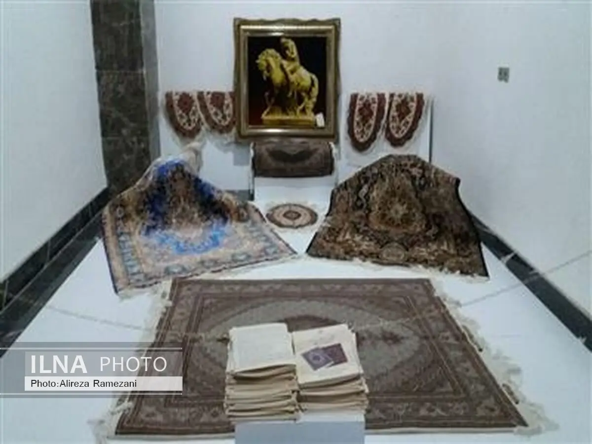 برپایی غرفه صنایع دستی در حاشیه نشست راه ابریشم در ارومیه