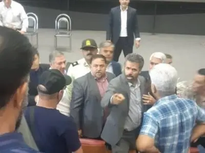 تداومِ حضور بازنشستگان فولاد در وزارت کار/ درگیری با معاون وزیر کار 