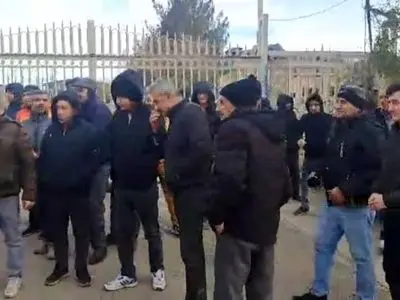 اعتراض صنفی کارگران «فولاد سیادن ابهر» به معوقات مزدی