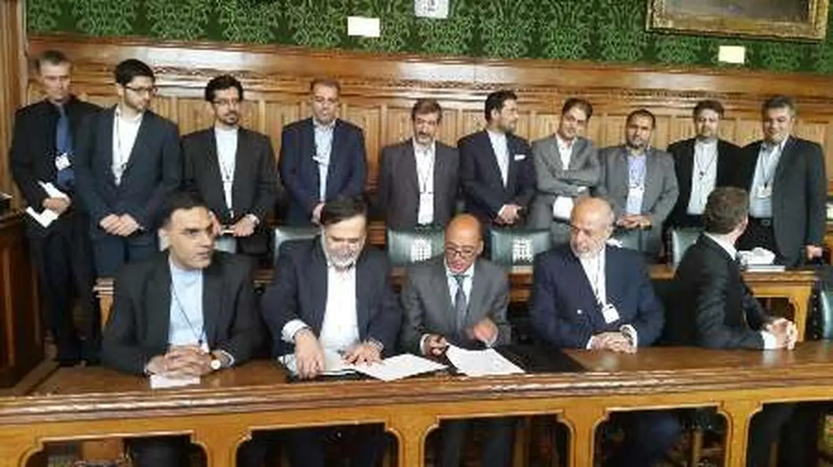  ساخت یکی از بزرگ‌ترین نیروگاه‌های خورشیدی جهان در ایران با مشارکت انگلستان/ انتقال تکنولوژی پیش شرط ایران برای انعقاد توافقنامه 