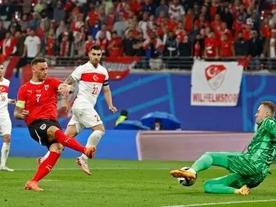 ویدئو: گل سوم و مشکوک اتریش به الجزایر