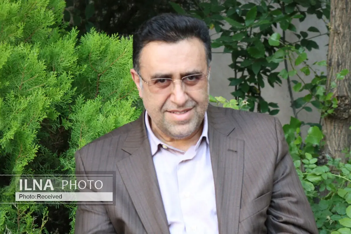 آفت کشور ما تحجر،‌ جهل و رادیکالیسم است/ تا زمانی که مشی اعتدالی و میانه روی را رواج ندهیم، جامعه اسیر برخوردهای اشتباه خواهد بود/ مشروعیت دولت و حکومت به آرا مردم وابسته است