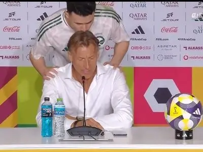 لحظات عجیب و احساسی در کنفرانس سرمربی عربستان