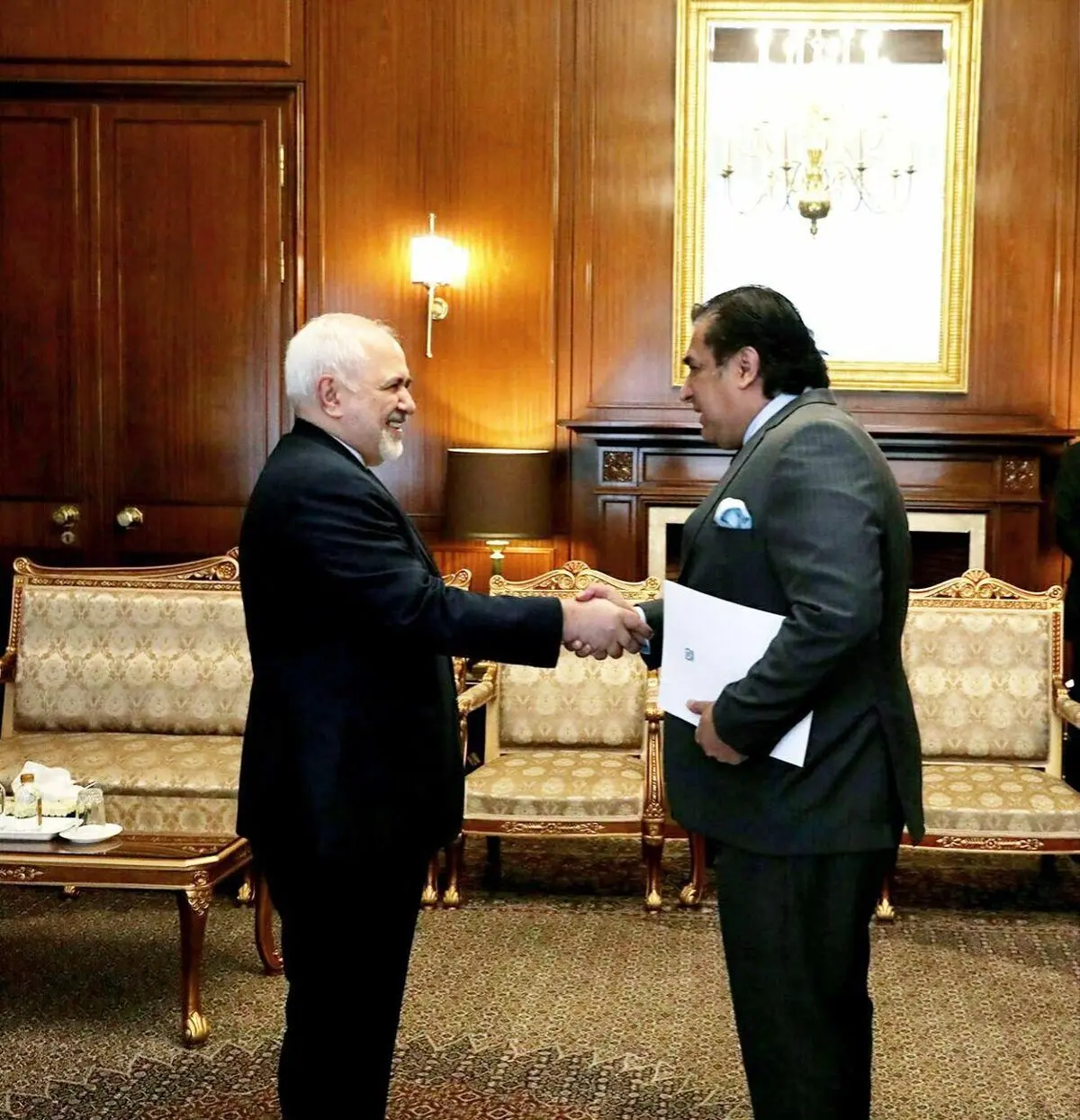 سفیر پاکستان استوارنامه خود را تقدیم ظریف کرد