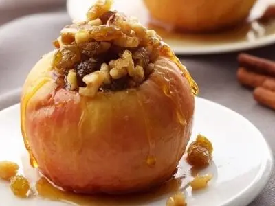 طرز تهیه دسر سیب شکم پر لذیذ و دلچسب 