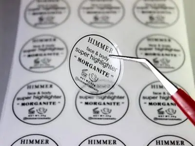 لیبل شیشه‌ای چیست