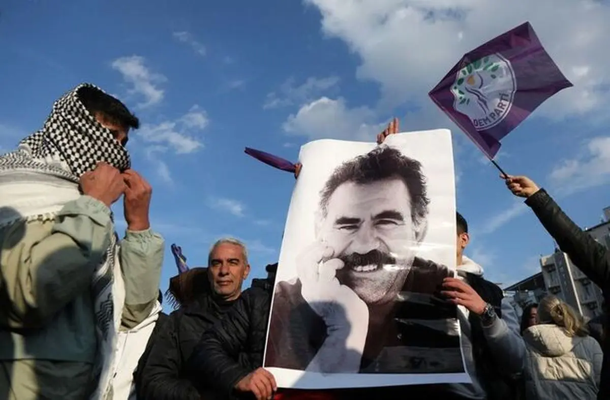 رویترز: اوجالان خودش تصمیم منحل شدن پ.ک.ک را گرفته است

