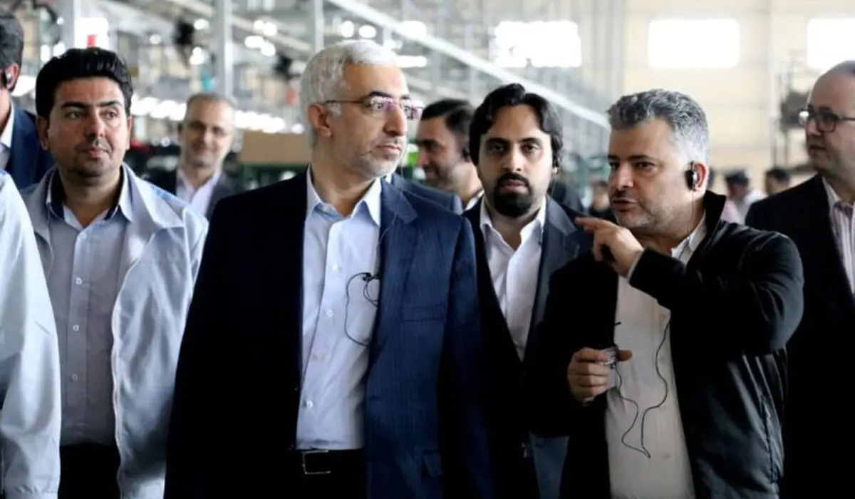 بازدید رئیس سازمان بورس از کارخانه و مجموعه های قطعه سازی شرکت کرمان موتور