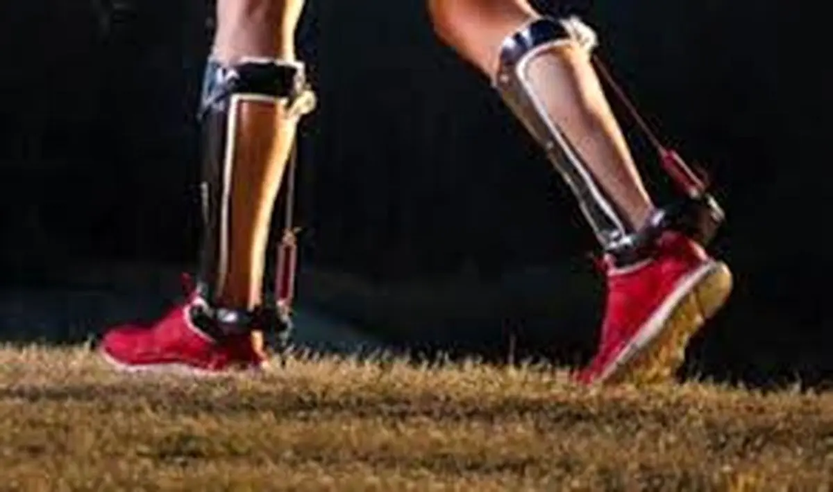 شگفت زده شدن یک آمریکایی از دیدن پاهای رباتیک در چین + فیلم