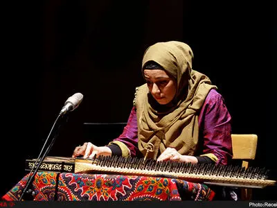 برای قانون‌نوازی ایرانی پایمردی کردم/ ساز قانون هیچ محدودیتی ندارد/ اعراب در حال کم‌رنگ کردن فرهنگ‌شان هستند/ اگر توقع نابجایی از قانون نداشته باشیم می‌توانیم از آن در موسیقی ایرانی استفاده کنیم
