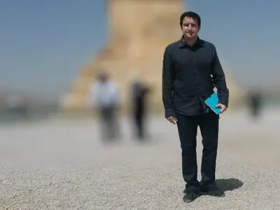 عمده ادبیات کلاسیک ایران از زبان واسط به اسپانیایی ترجمه شده‌اند