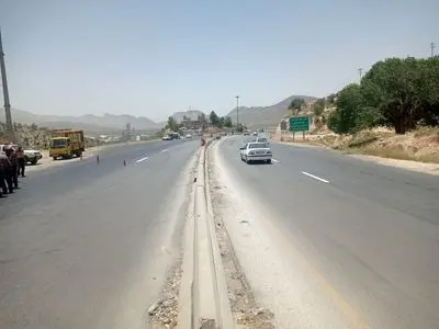 ایمن سازی جاده‌های فارس با نصب هزاران تابلو و کیلومترها گاردریل