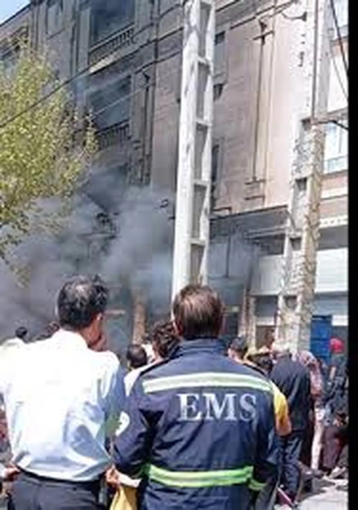 حریق مغازه ابزار یراق آلات و ساختمان مسکونی در جاده شهریار باغستان 20 نفر مصدوم برجای گذاشت

