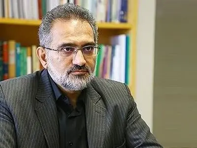 بنی‌صدر رسوای دو عالم شد