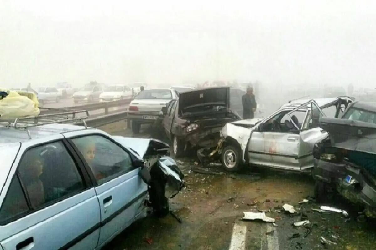 استفاده از تلفن همراه، عامل ۵۲ درصد تصادفات تهرانی‌ها