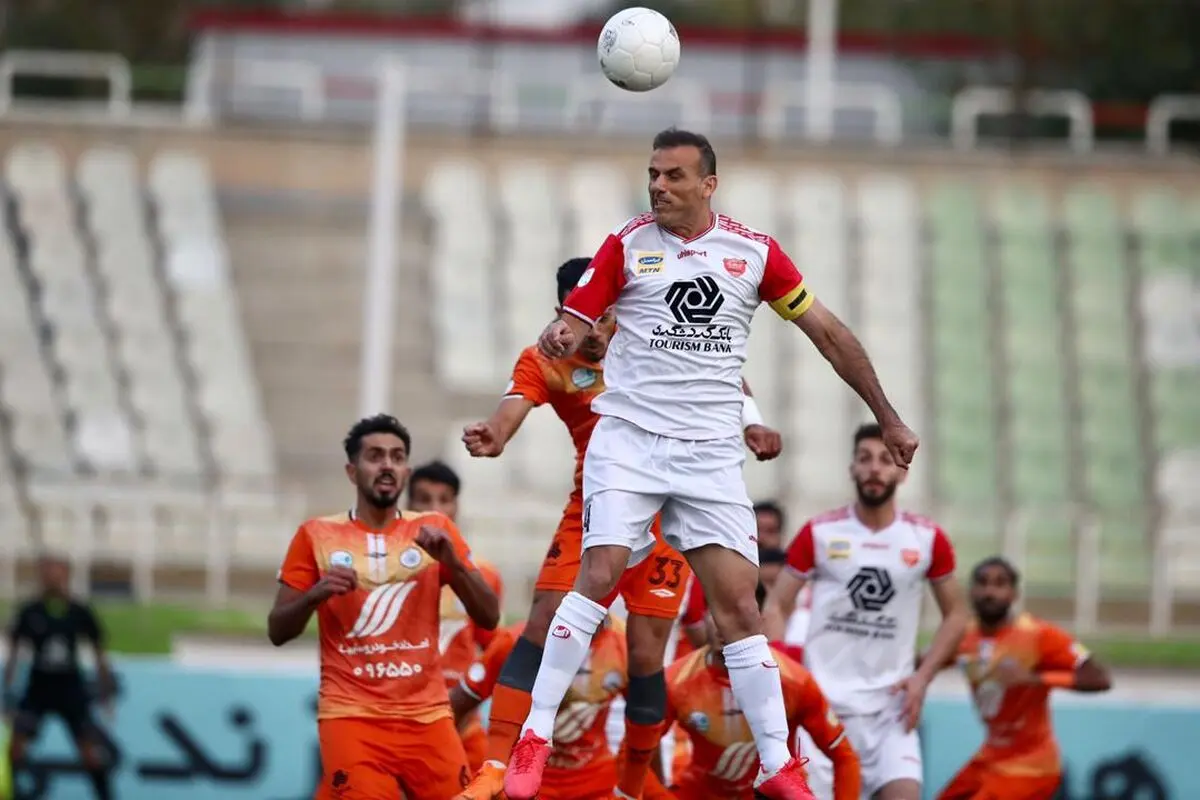 تساوی بدون گل سایپا و پرسپولیس/ قهرمان در گام اول متوقف شد