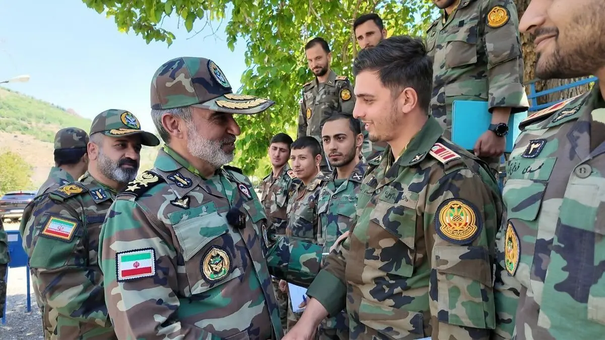 قائد القوات البریة للجیش: إرادة قواتنا المسلحة ودعم الشعب ارکعا العدو واذلاه فی کل المیادین