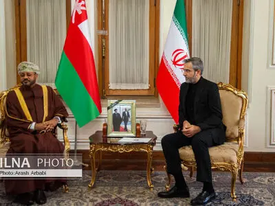 دیدار وزیر خارجه عمان با سرپرست وزارت خارجه ایران