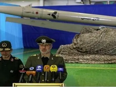 وزیر الدفاع الایرانی: صاروخ "فاتح مبین" محلی الصنع تماما