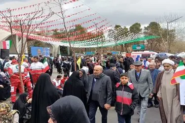 حضور رییس دانشگاه تهران در راهپیمایی ۲۲ بهمن
