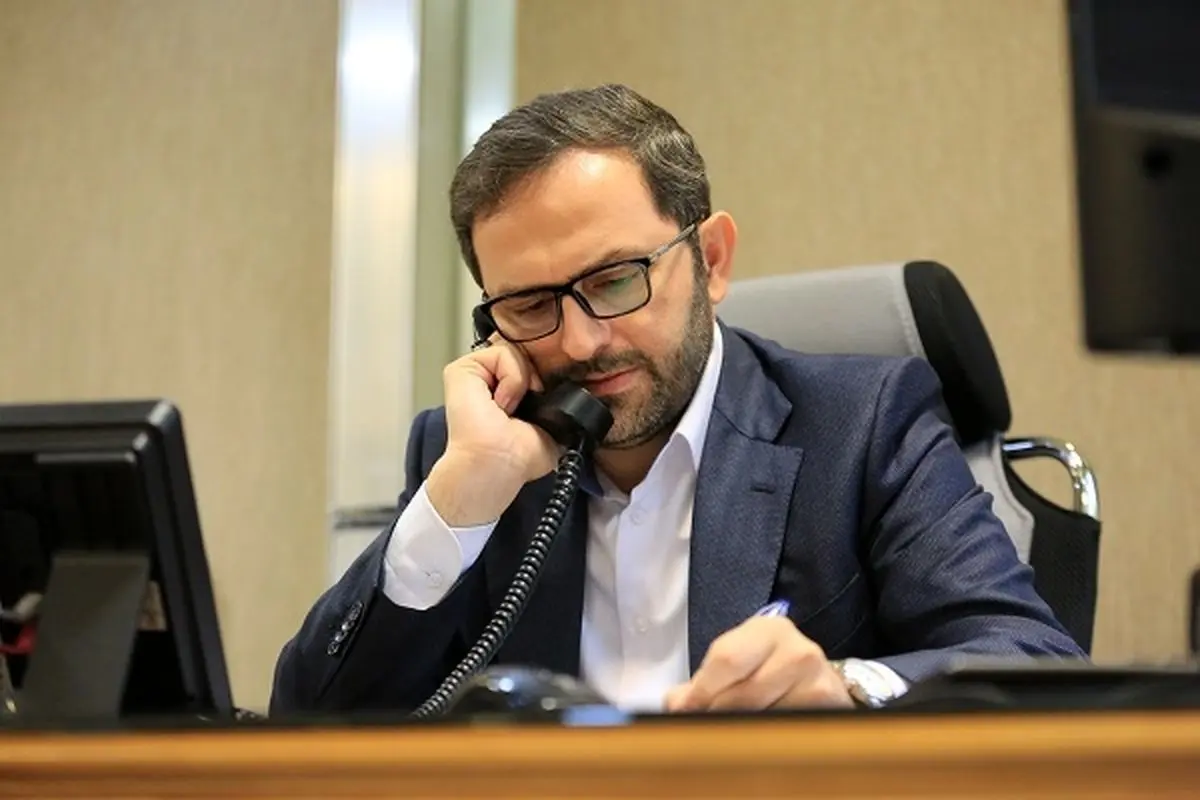 گفتوگوی مستقیم مشتریان و کارکنان با مدیرعامل بانک کشاورزی