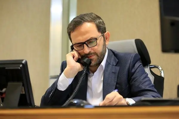 گفت‌وگوی مستقیم مشتریان و کارکنان با مدیرعامل بانک کشاورزی