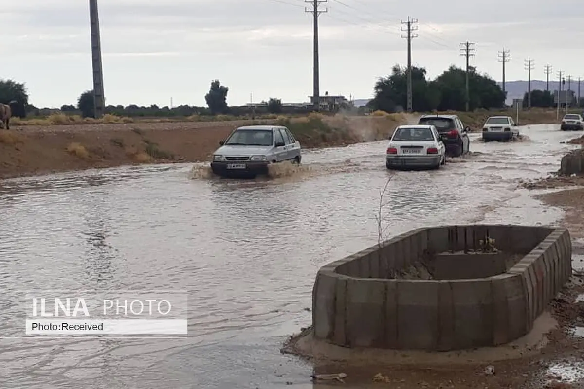 قطع راه ارتباطی ۴۰ روستای شهرستان دلفان بر اثر سیل