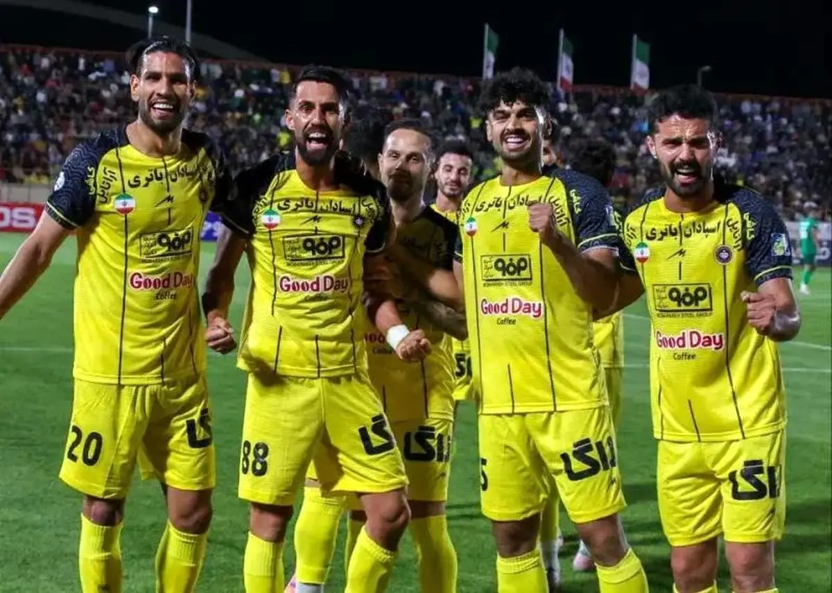 اعتراض شمس آذر به اشتباه بزرگ در بازی سپاهان (ویدیو)