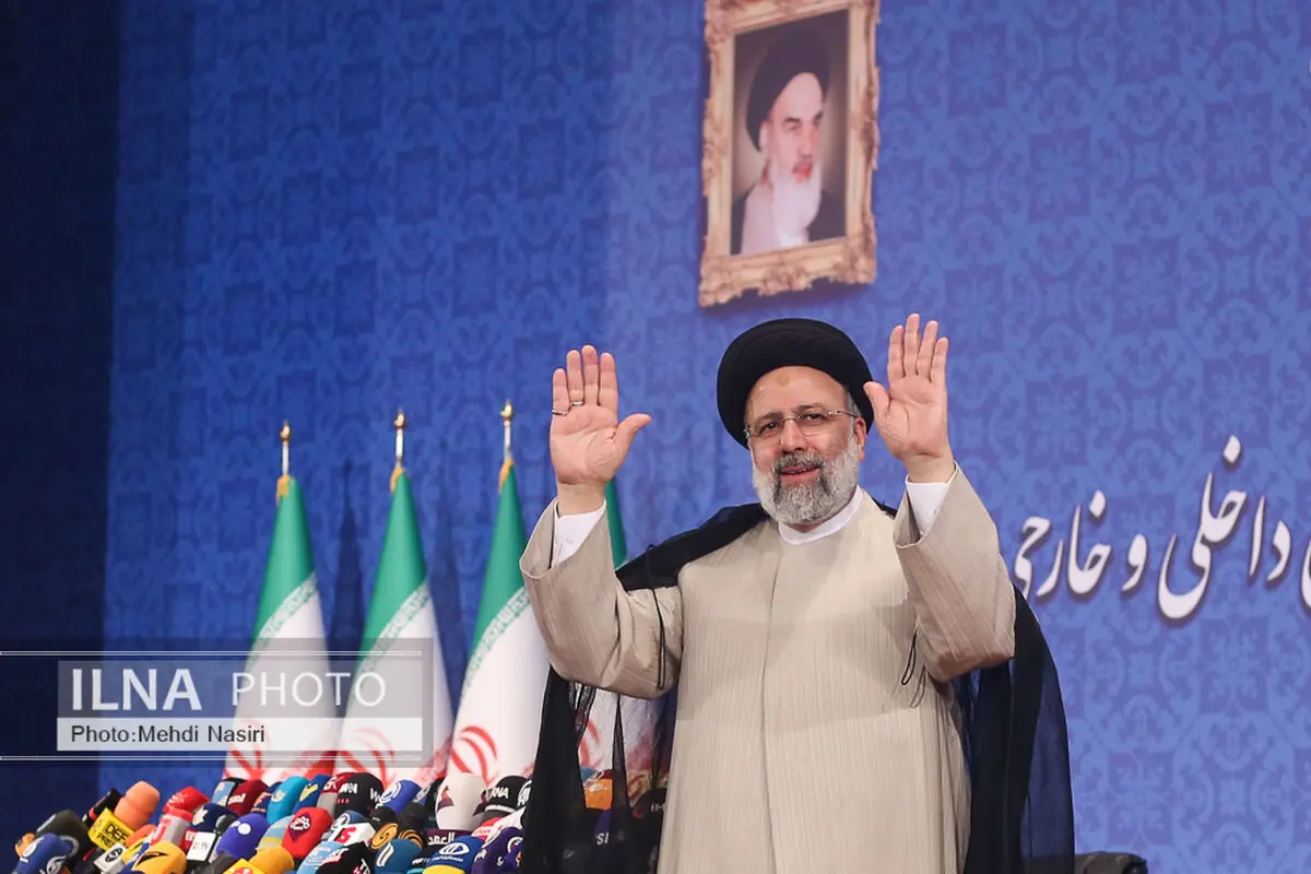 تفاوت پیام تبریک رهبری برای انتخابات ۱۴۰۰ با انتخابات سال‌های ۷۶، ۸۴ و ۹۲