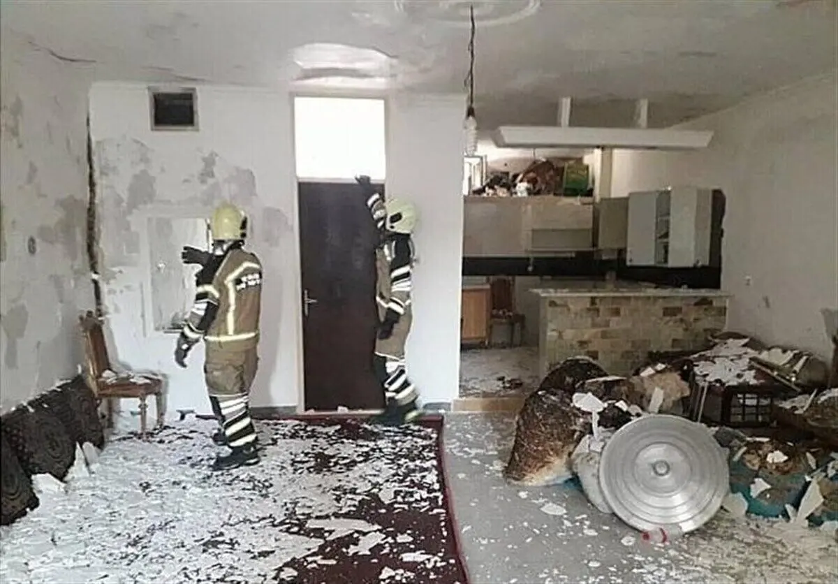 وقوع حادثه انفجار در شهرک مدنی شهر همدان / یک نفر مصدوم شده و چندین واحد مسکونی خسارت دیده‌اند.