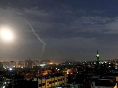 حمله ارتش سوریه به یک هدف متخاصم در آسمان شهرک «داریا» 