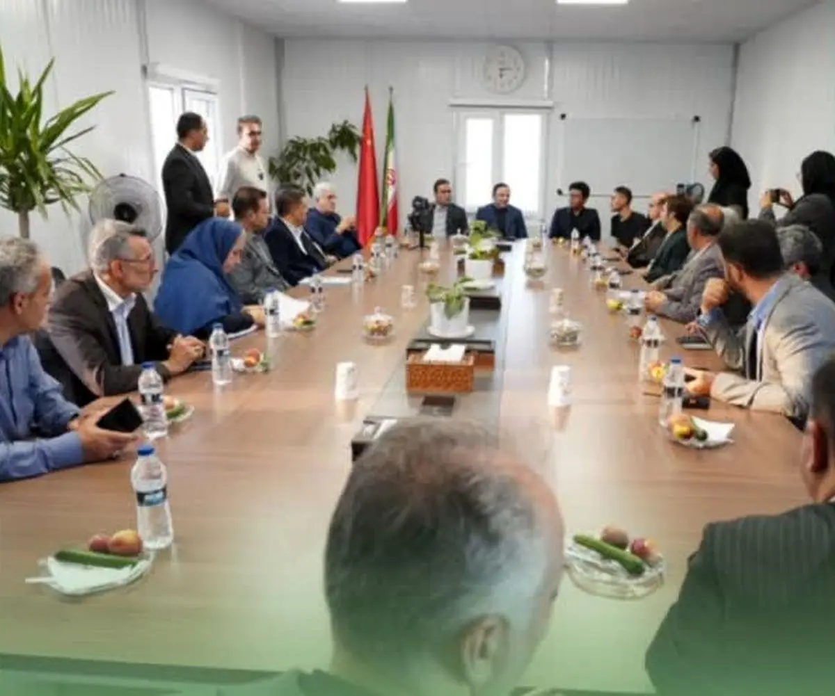 بازدید دبیر شورای عالی مناطق آزاد کشور از پروژه ذوب سیلیس راه ابریشم ارس