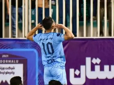 کدام ورزشگاه آماده بود که بتوانیم انتخاب کنیم؟