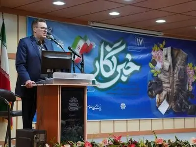 هر چقدر کلام خبرنگار منتقدانه باشد راه گشاتر است 