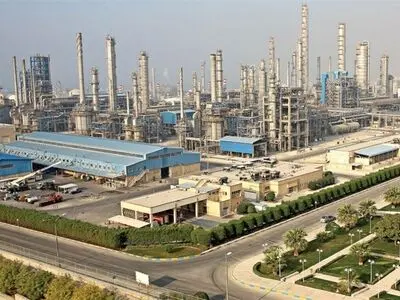 اعتراض کارگران واحد تعمیرات «پتروشیمی فناوران» به پایین بودن برخی مزایا/ روابط عمومی: تکذیب می‌کنیم