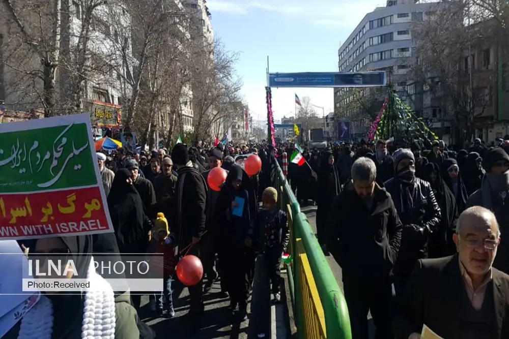 ایرانی‌ها هم‌زمان با تشدید تنش‌های تهران و واشنگتن، به خیابان‌ها آمدند