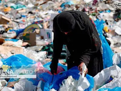 چرا سهم برخی زنان از این همه ثروت، کولبری و سطل‌های زباله است؟!