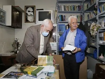 ظریف از چاپخانه موسسه اطلاعات بازدید کرد