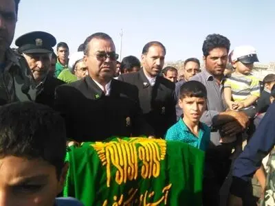مزارشهدای گمنام  شهرستان نطنز و حسین آباد غبار روبی شد