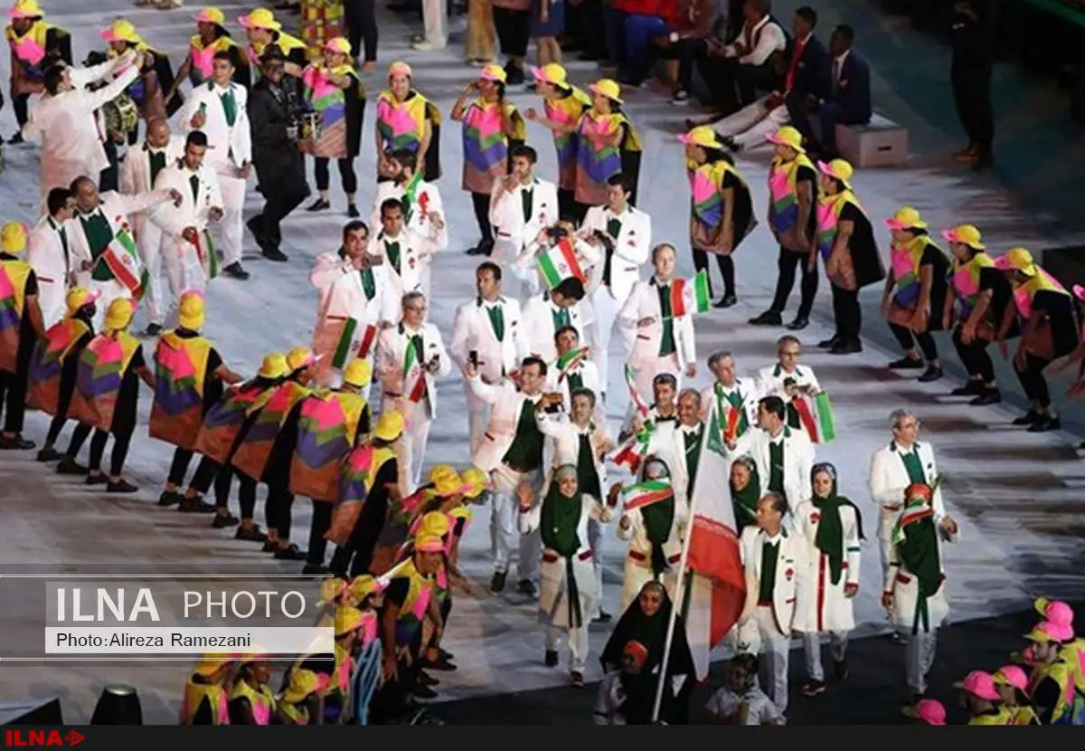 رژه کاروان ورزشی ایران در مراسم افتتاحیه المپیک+عکس