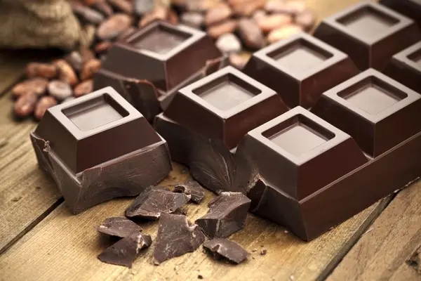 بهتر کردن خلق‌وخو با شکلات تلخ 