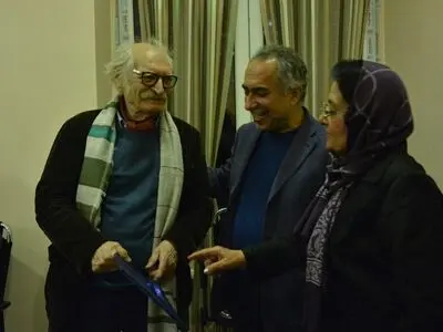 محمود دولت‌آبادی دبیر افتخاری جشنواره تئاتر اکبر رادی شد