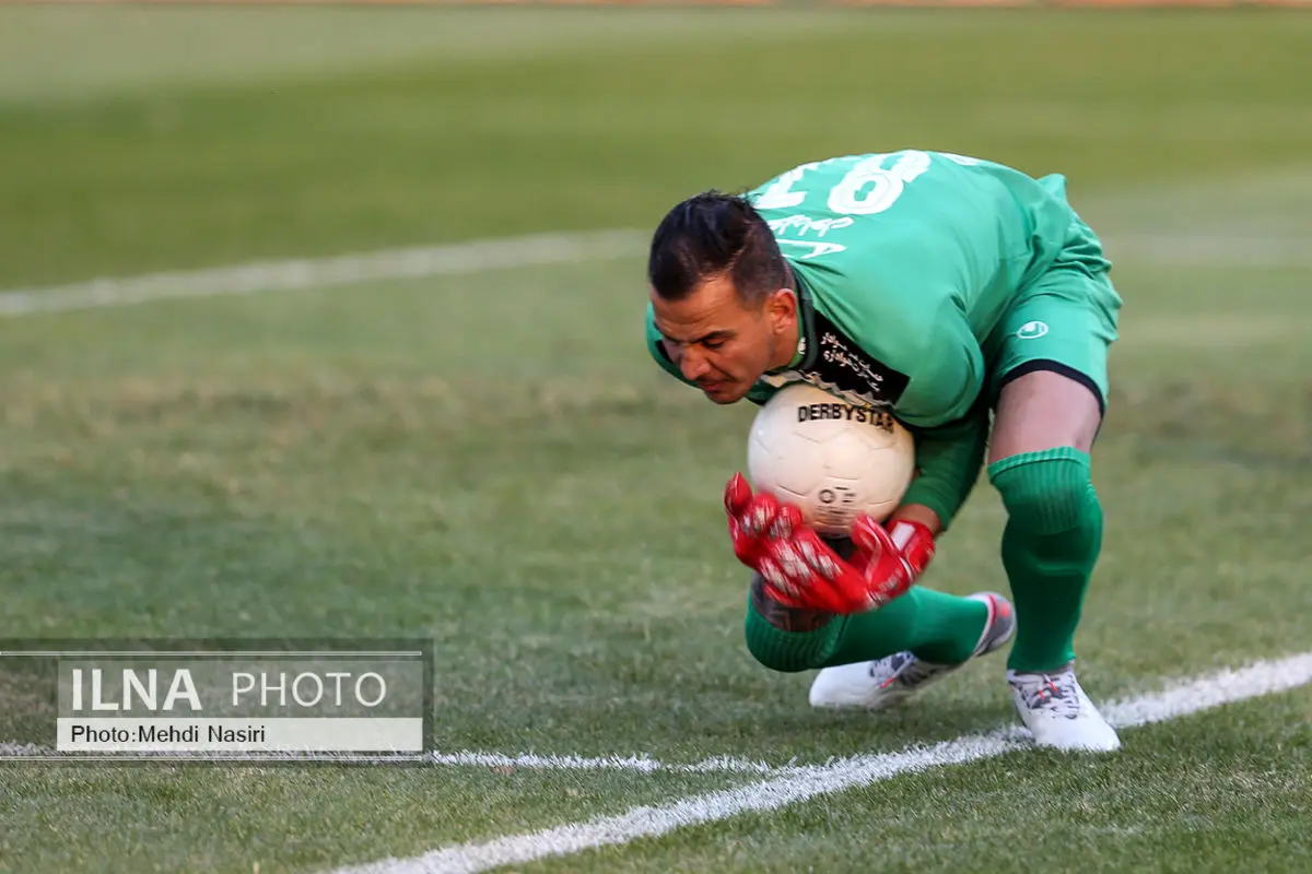 اقدام جالب فنایی برای گلرهای پرسپولیس؛ حامد لک با عینکی عجیب در تمرینات (عکس)