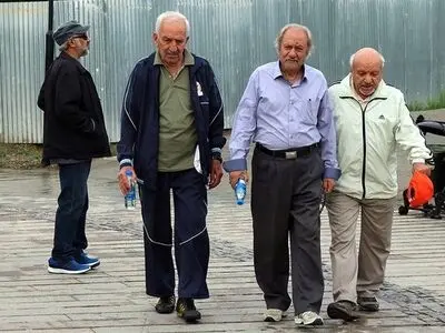 مستمری بازنشستگان به اندازه سبد معیشت افزایش یابد/ هزینه‌های زندگی به ۹ میلیون تومان در ماه رسیده است