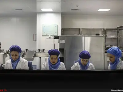 جان‌سختی تولیدکنندگان در جدال با بانک‌ها و مافیای واردات/ آینده شغلی کارگران تجهیزات پزشکی نگران‌کننده است