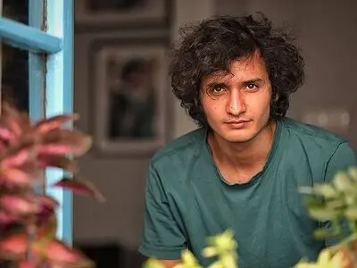 زندگیِ فوتبالیستِ مشهور از خودکشی تا مبارزه علیه فراموش شدن/ «وحید قلیچ» امروز فقط به دیده شدن فکر می‌کند