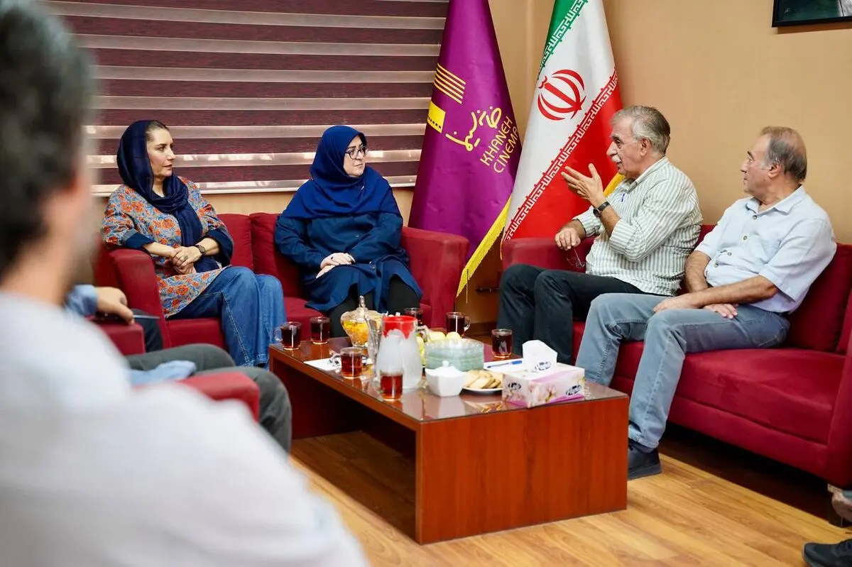 مهاجرانی از خانه سینما بازدید کرد