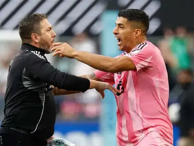 محرومیت سنگین لوئیس سوارز بعد از پرتاب آب دهان به حریف!